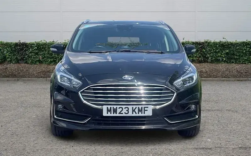 Used Ford S-MAX Titanium 190 HP (139 kW) 2022 Black MPV