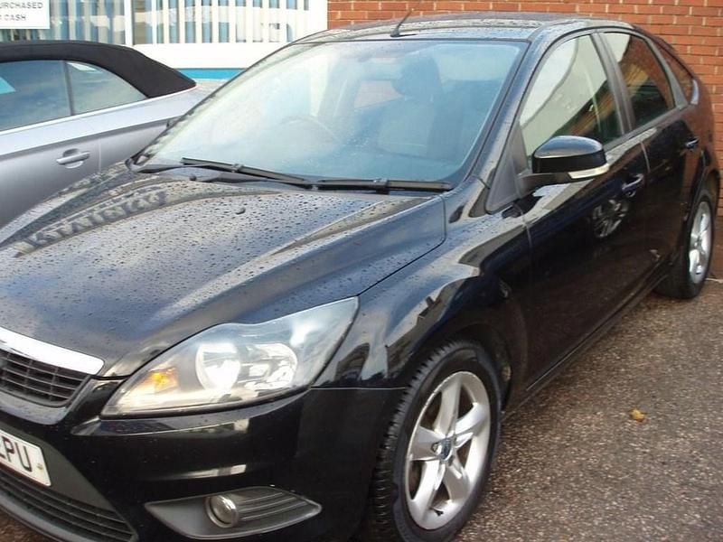 Used Ford Focus Zetec 110 HP (80 kW) 2010 Black Hatchback