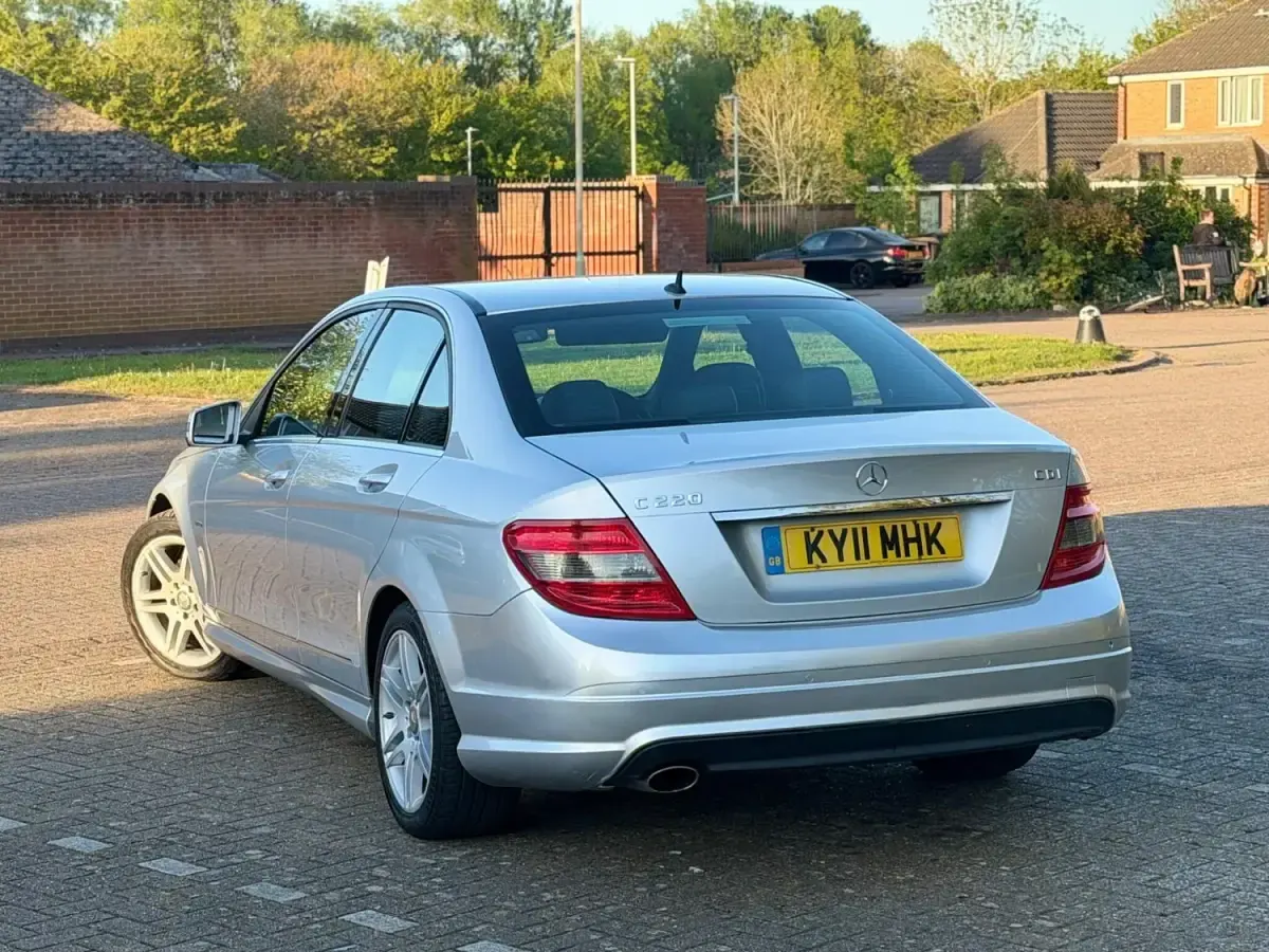 Second-hand Mercedes C220 2011 Argintiu Berlinǎ