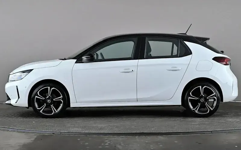 Used Vauxhall Corsa 75 HP (55 kW) 2023 White Hatchback