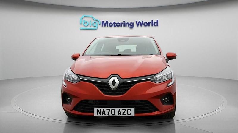 Used Renault Clio V Play 100 HP (73 kW) 2020 Red Hatchback