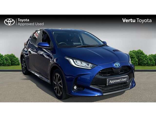 Blue Used 2022 Toyota Yaris Hybrid Design Hatchback | £16,193 (Good price) - Image 1/4