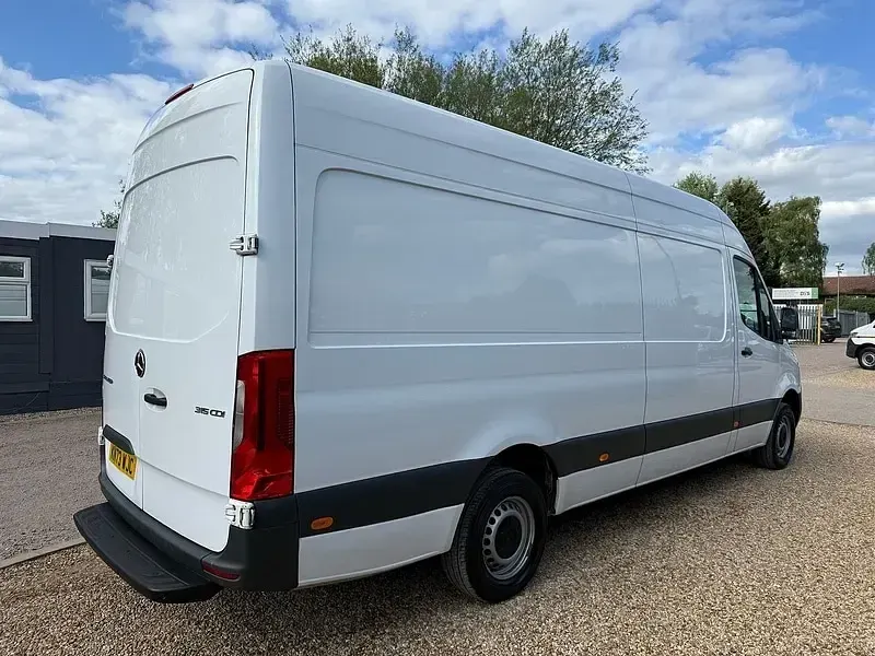 Used Mercedes Sprinter Progressive 150 HP (110 kW) 2023 White Van