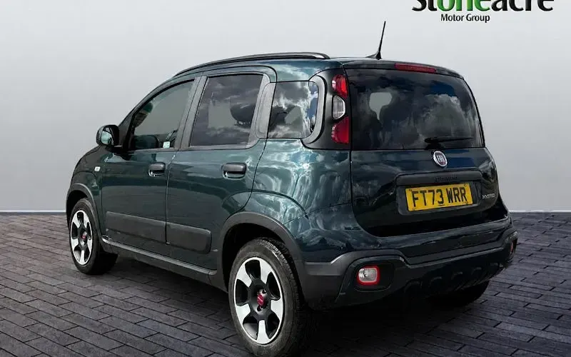 Used Fiat Panda 70 HP (51 kW) 2024 Green Hatchback
