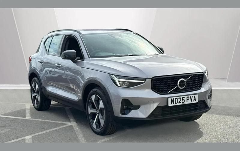 Aurora silver New 2025 Volvo XC40 Plus SUV | £31,990 (Good price) - Image 1/4