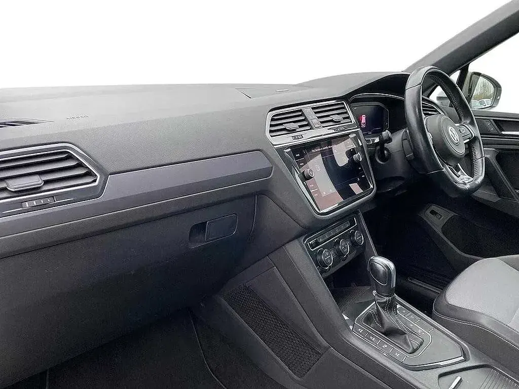 Used VW Tiguan R-line 150 HP (110 kW) 2020 White SUV