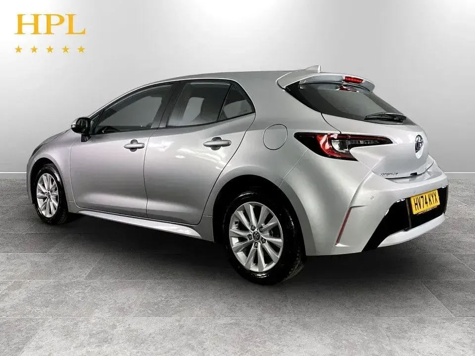 Used Toyota Corolla 140 HP (102 kW) 2024 Silver Hatchback