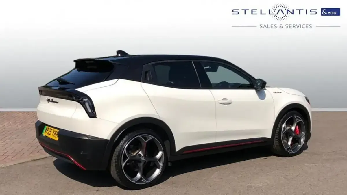 Used Alfa Romeo Junior Veloce 202 kW (276 HP) 2025 SUV