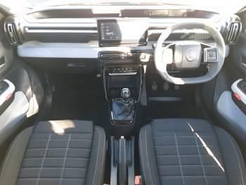 New Citroën C3 Aircross 100 HP (73 kW) 2025 Premium metallic  elixir red with perla nera blac SUV