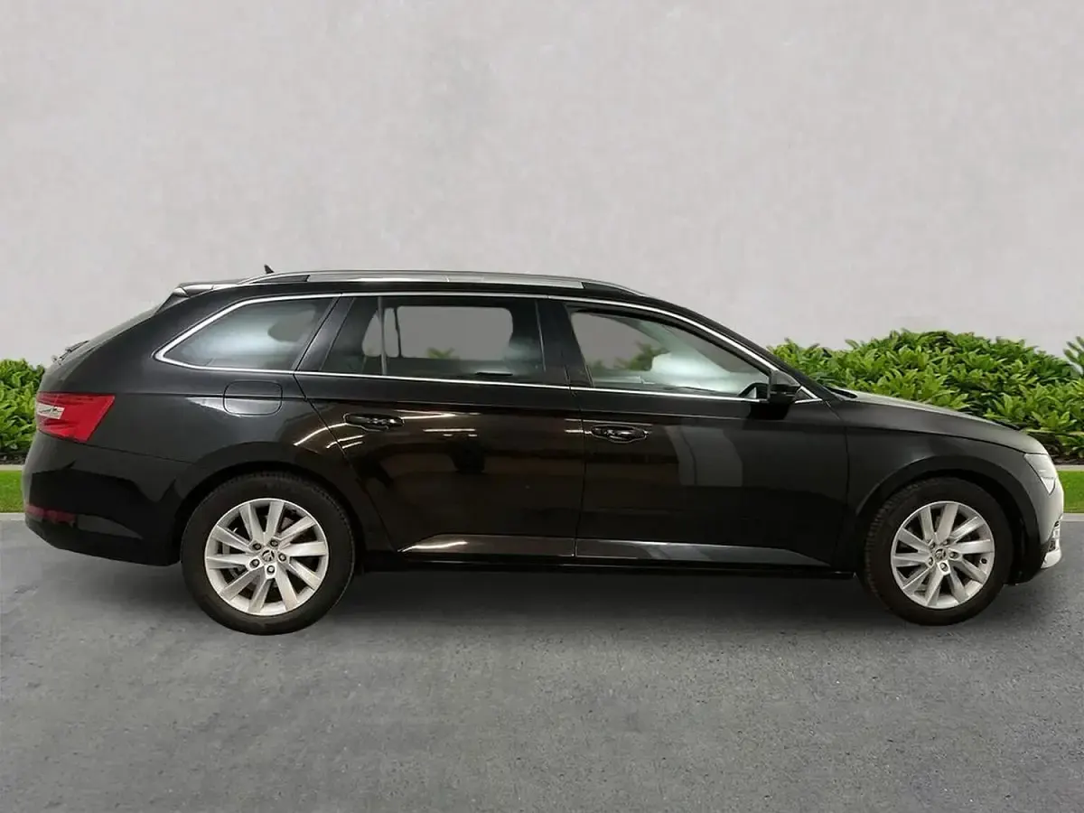 Used Skoda Superb SE Technology 150 HP (110 kW) 2021 Black Estate