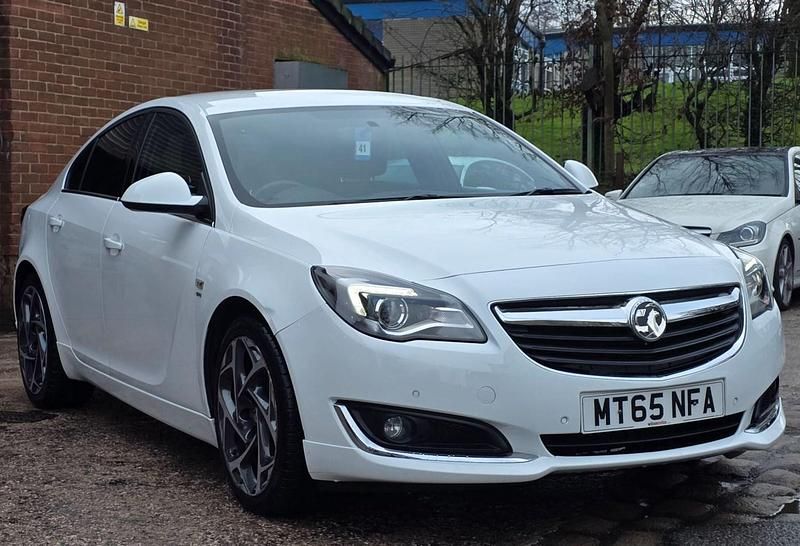 Used Vauxhall Insignia SRi 2015 White Hatchback