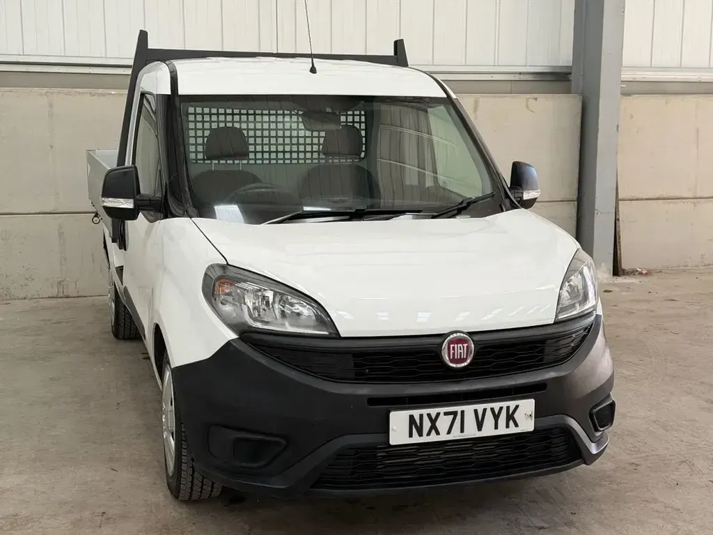 Used Fiat Doblò S 105 HP (77 kW) 2021 White MPV