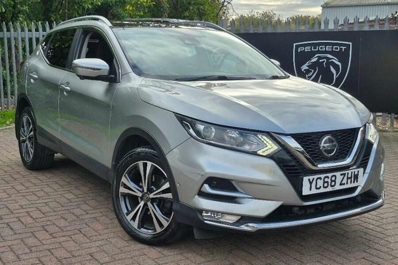 Silver Used 2018 Nissan Qashqai N-Connecta SUV | £10,901 (Good price) - Image 1/1
