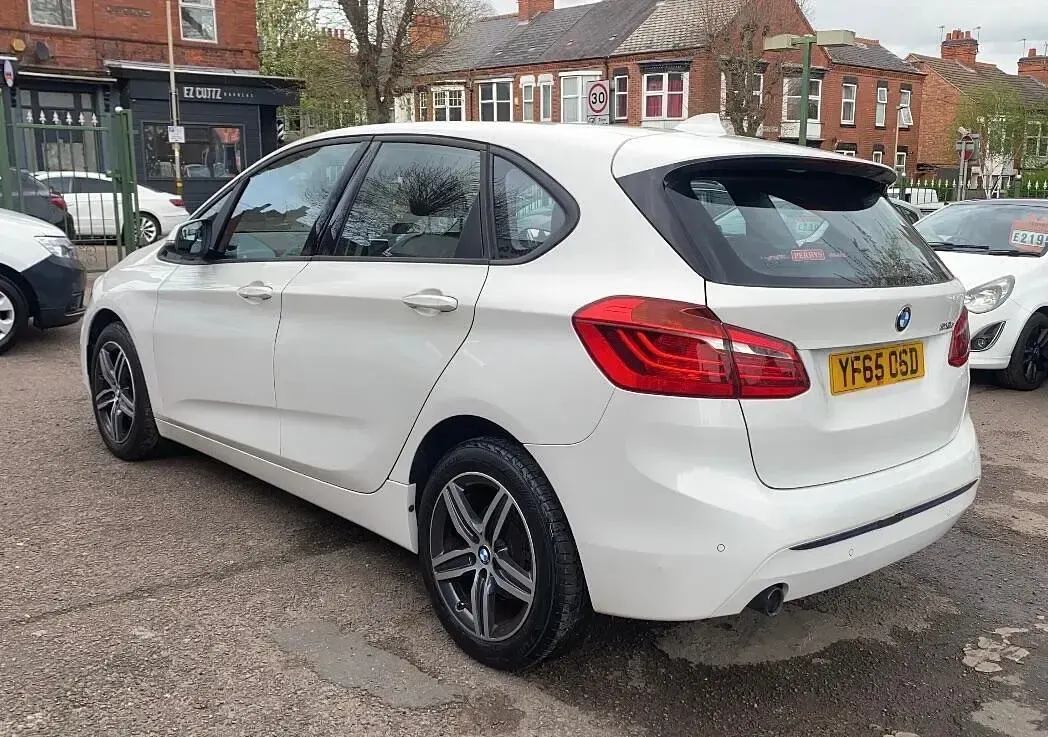 Used BMW 216 Active Tourer Sport Line 116 HP (85 kW) 2015 White MPV