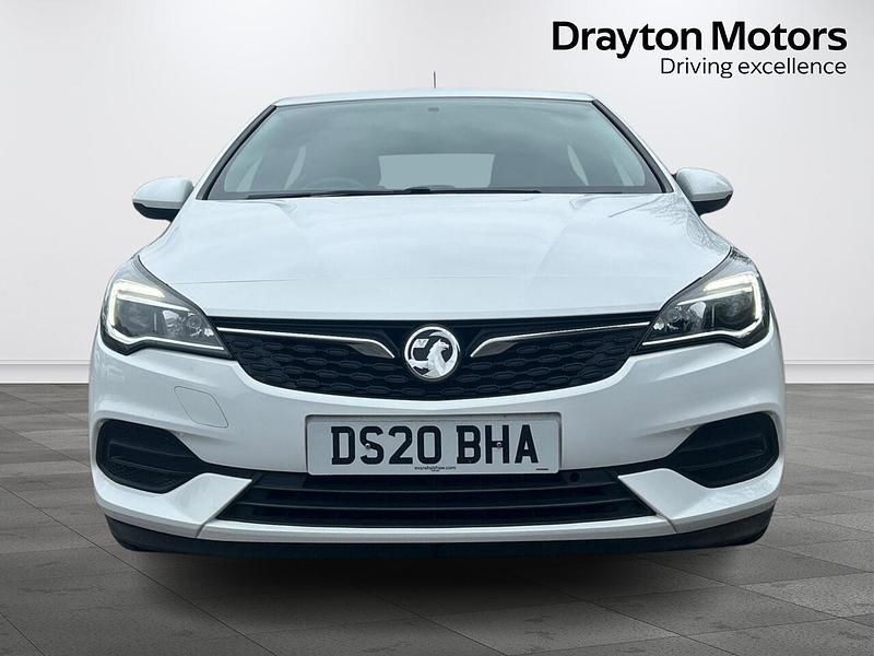 Used Vauxhall Astra Business Edition 130 HP (95 kW) 2020 White Hatchback