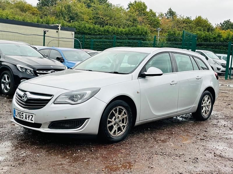 Second-hand Vauxhall Insignia Design Edition 2015 Argintiu Break