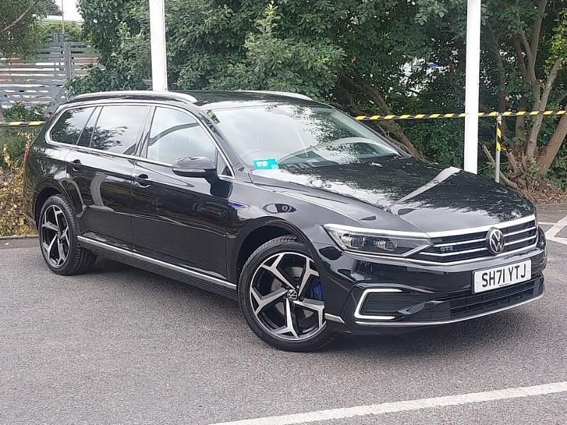 Black Used 2022 VW Passat Advance Estate | £19,498 (Fair price) - Image 1/4