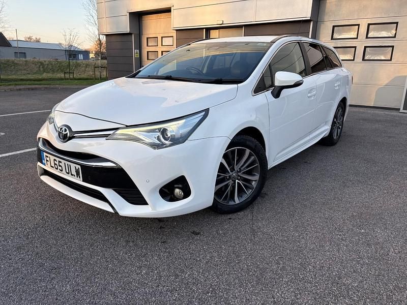 Used Toyota Avensis Business Edition 2015 White Estate
