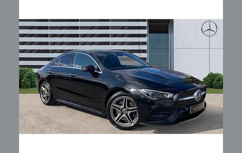 Begagnad Mercedes CLA250 AMG Line Premium Plus 224 HK (164 kW) 2022 Sedan