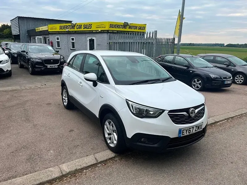 Used Vauxhall Crossland X S 110 HP (80 kW) 2017 White SUV