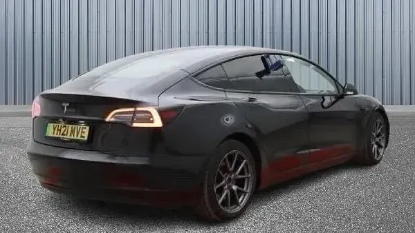 Usado Tesla Model 3 Standard Range 208 kW (283 CV) 2021 Negro Berlina