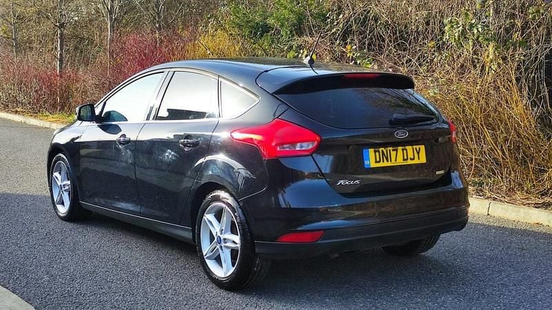 Used Ford Focus Zetec 125 HP (91 kW) 2017 Black Hatchback