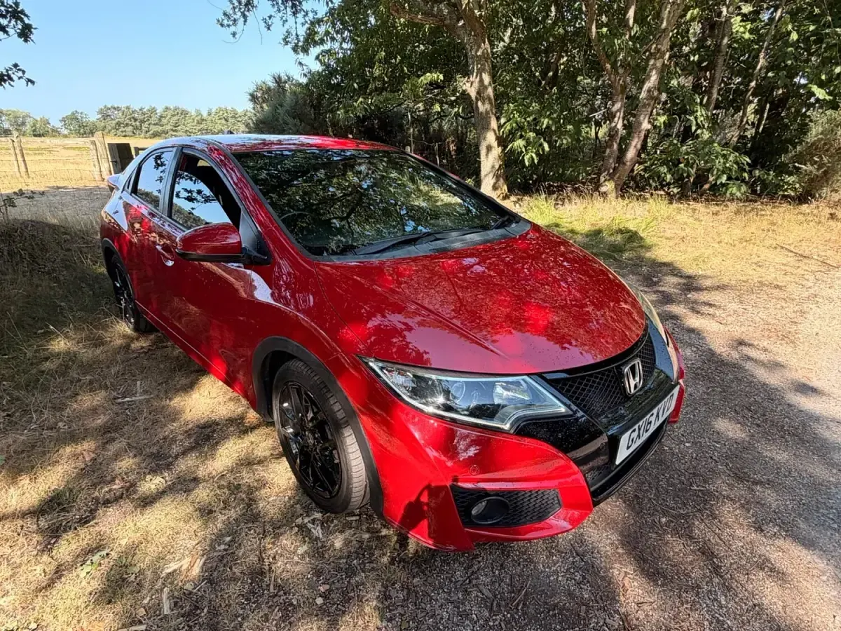 Used Honda Civic Sport 142 HP (104 kW) 2016 Red Hatchback