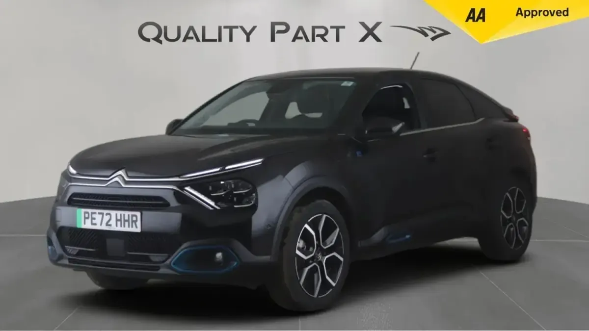 Usado Citroën e-C4 Shine 100 kW (136 CV) 2022 Negro Utilitario