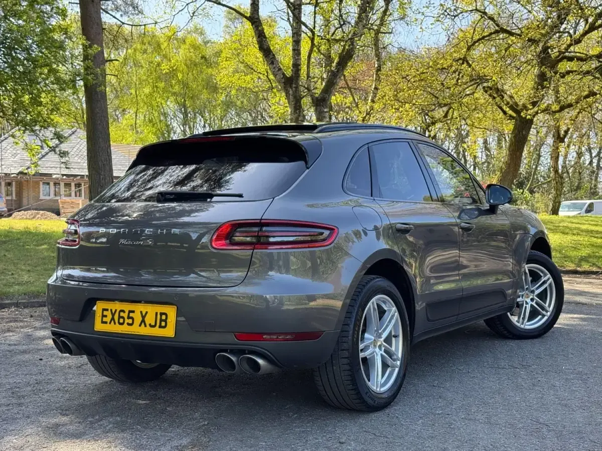 Usado Porsche Macan 258 HP (189 kW) 2015 Cinzento SUV