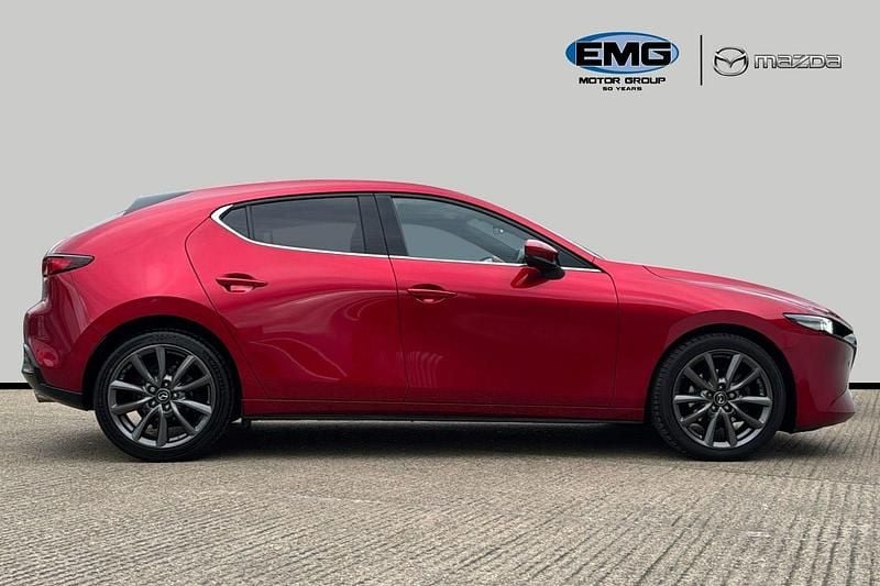 Begagnad Mazda 3 Inclusive 122 HK (89 kW) 2022 Röd Halvkombi