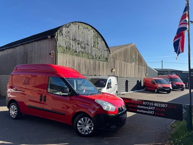 Used Fiat Doblò 2013 Red MPV