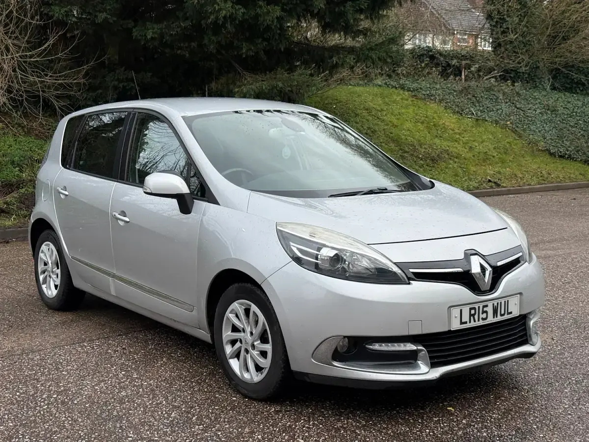Used Renault Scénic III Dynamique 110 HP (80 kW) 2015 Silver MPV