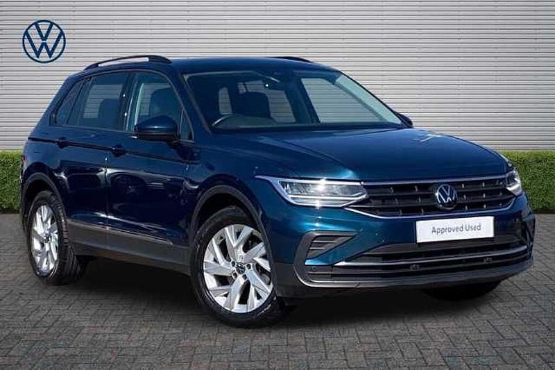 Used VW Tiguan Life 130 HP (95 kW) 2022 Nightshade blue SUV