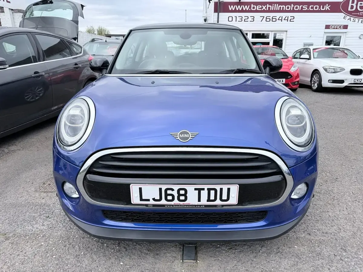 Used Mini Cooper Classic 136 HP (100 kW) 2018 Blue Hatchback