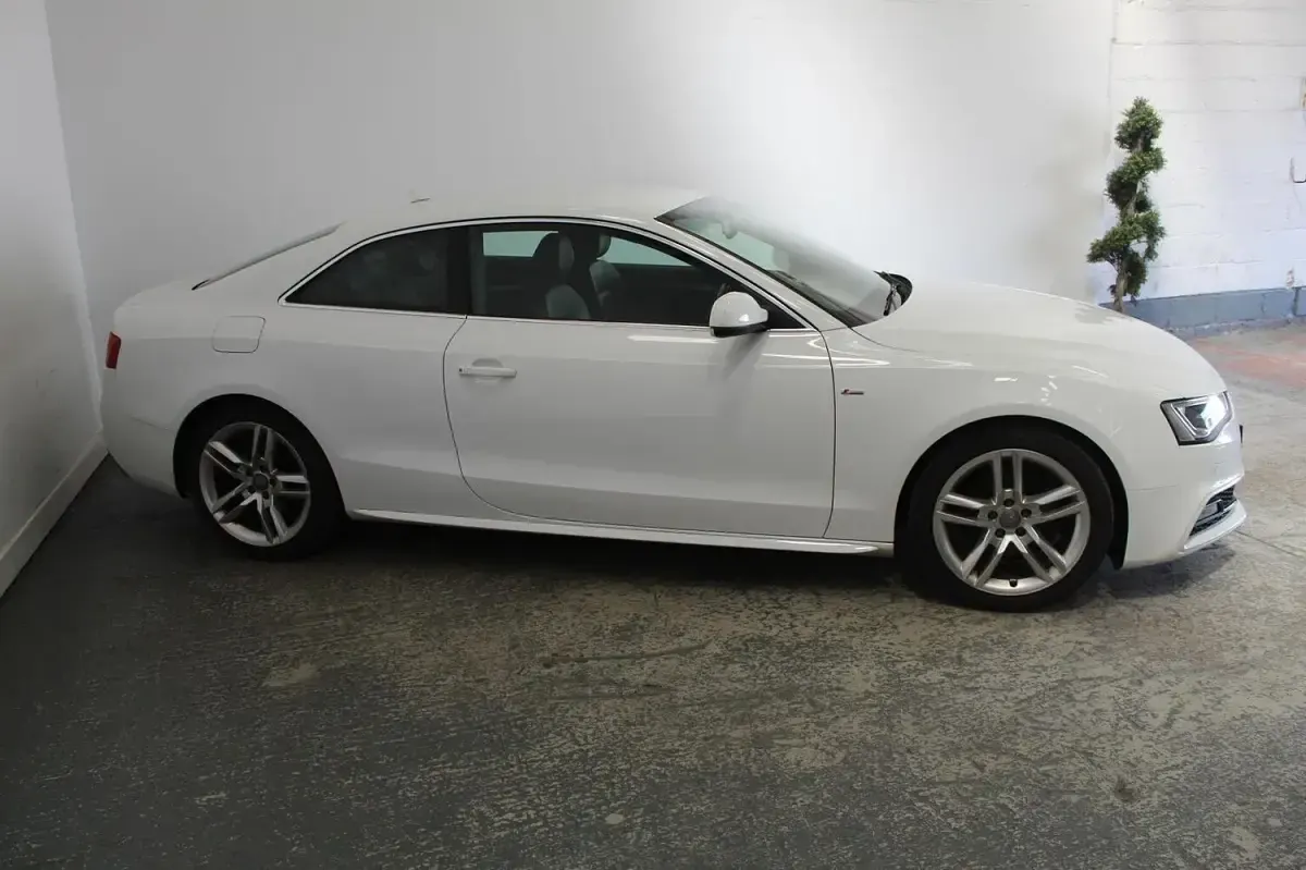 Used Audi A5 S-Line 190 HP (139 kW) 2016 White Coupe