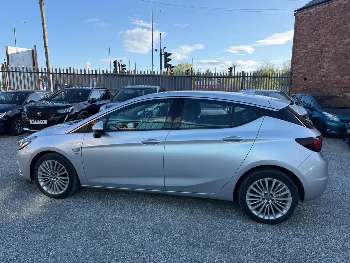 Used Vauxhall Astra Elite 136 HP (100 kW) 2016 Silver Hatchback