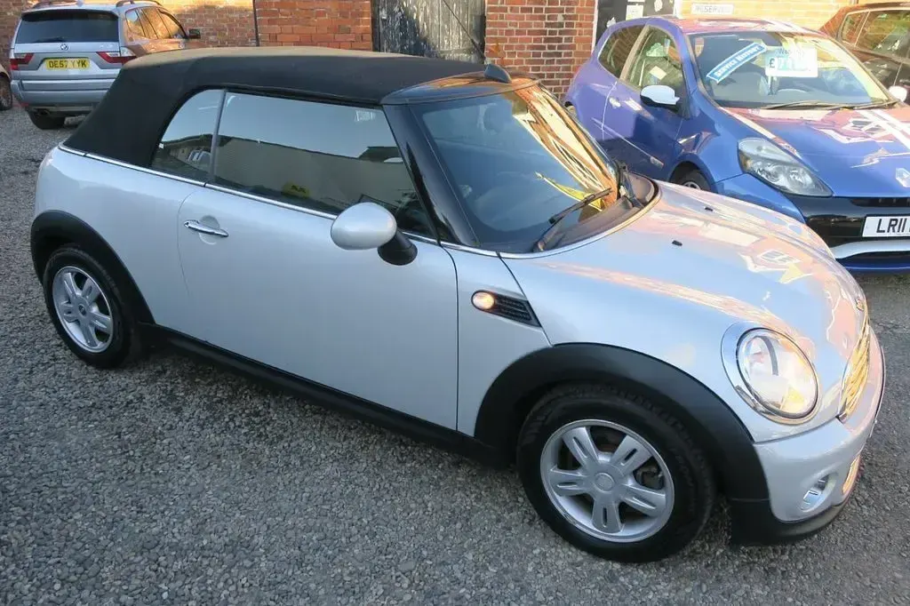 Used Mini Cooper Cabriolet 122 HP (89 kW) 2015 Silver Cabriolet
