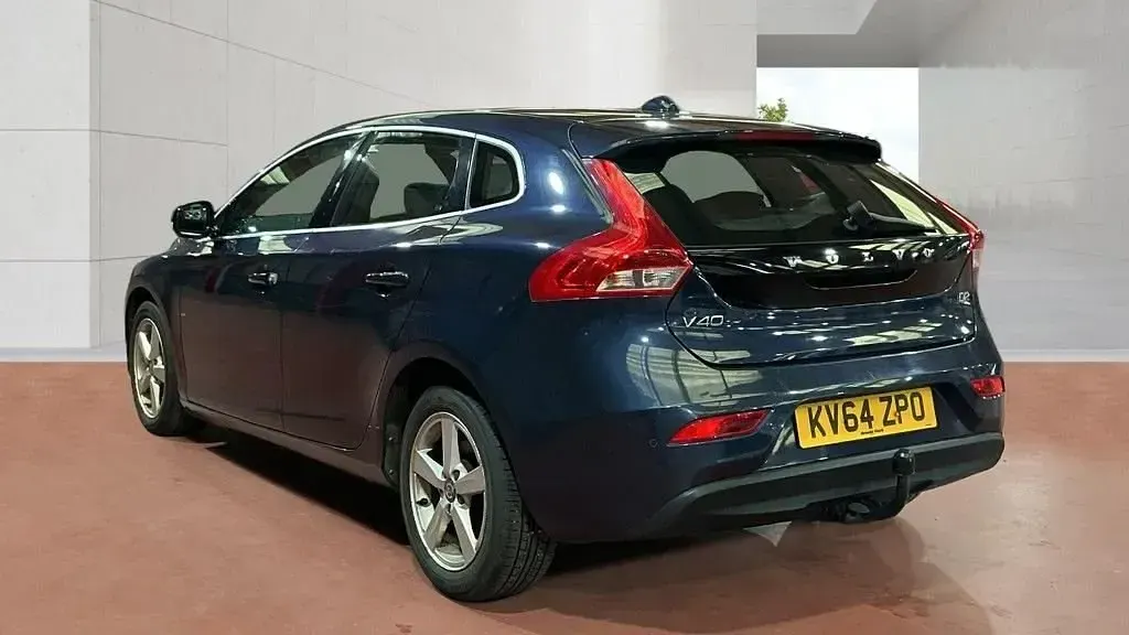 Usado Volvo V40 SE 115 CV (84 kW) 2015 Azul Utilitario