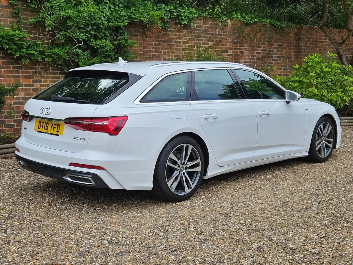 Used Audi A6 S-Line 204 HP (150 kW) 2019 White Estate