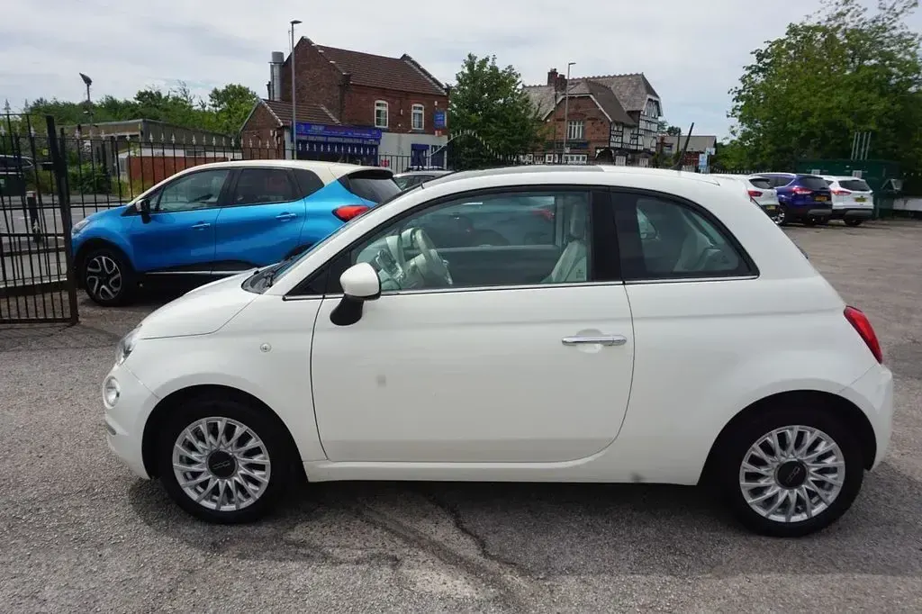 Used Fiat 500 Lounge 69 HP (50 kW) 2016 White Hatchback