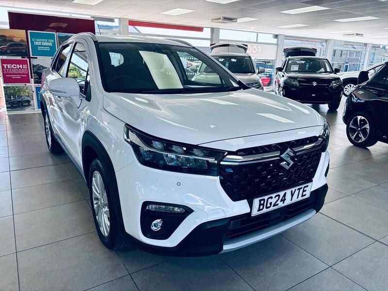 Used Suzuki SX4 S-Cross 2024 White Hatchback