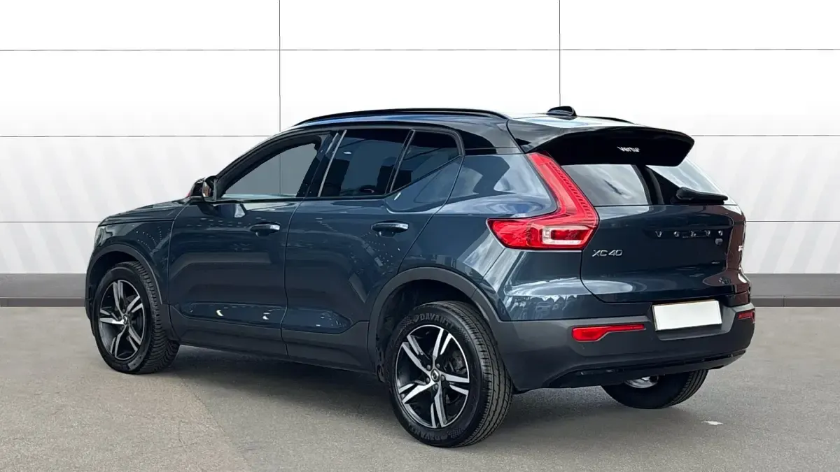 Used Volvo XC40 R-Design 163 HP (119 kW) 2022 Blue SUV