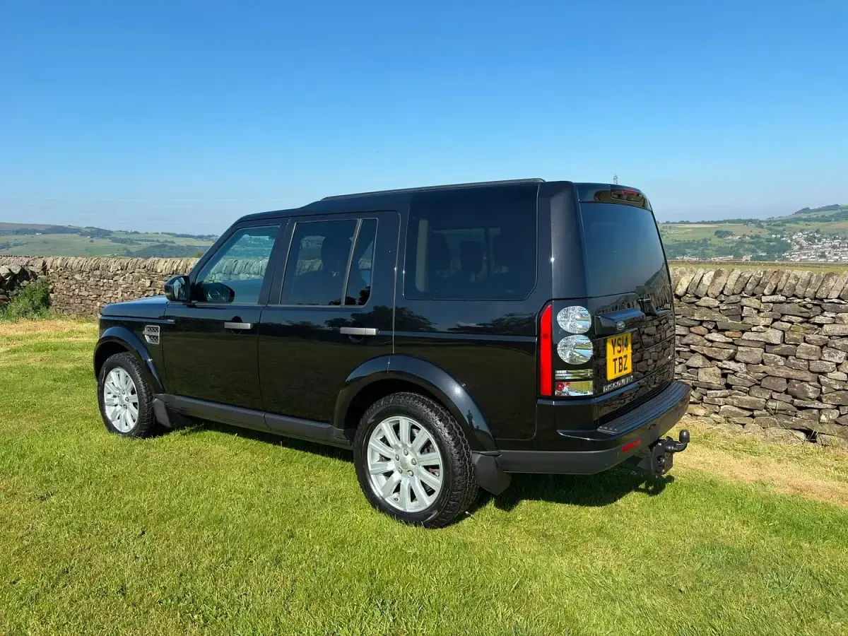 Used Land Rover Discovery 250 HP (183 kW) 2014 Black SUV