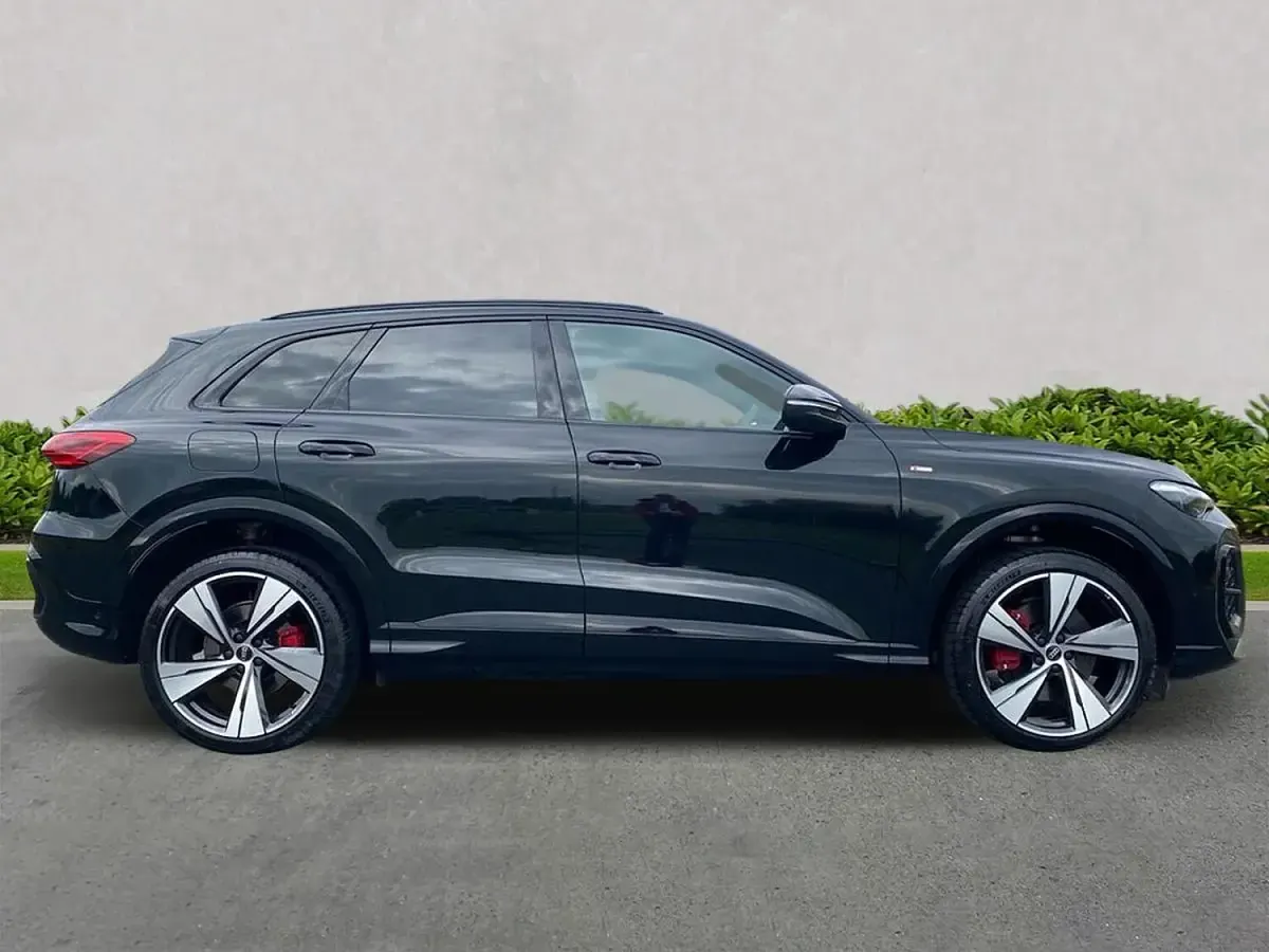 Used Audi Q5 Advanced 204 HP (150 kW) 2025 Black SUV
