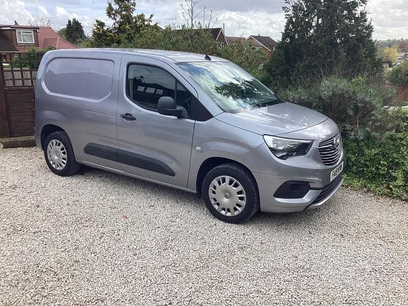 Used Vauxhall Combo Sportive 100 HP (73 kW) 2019 Grey MPV
