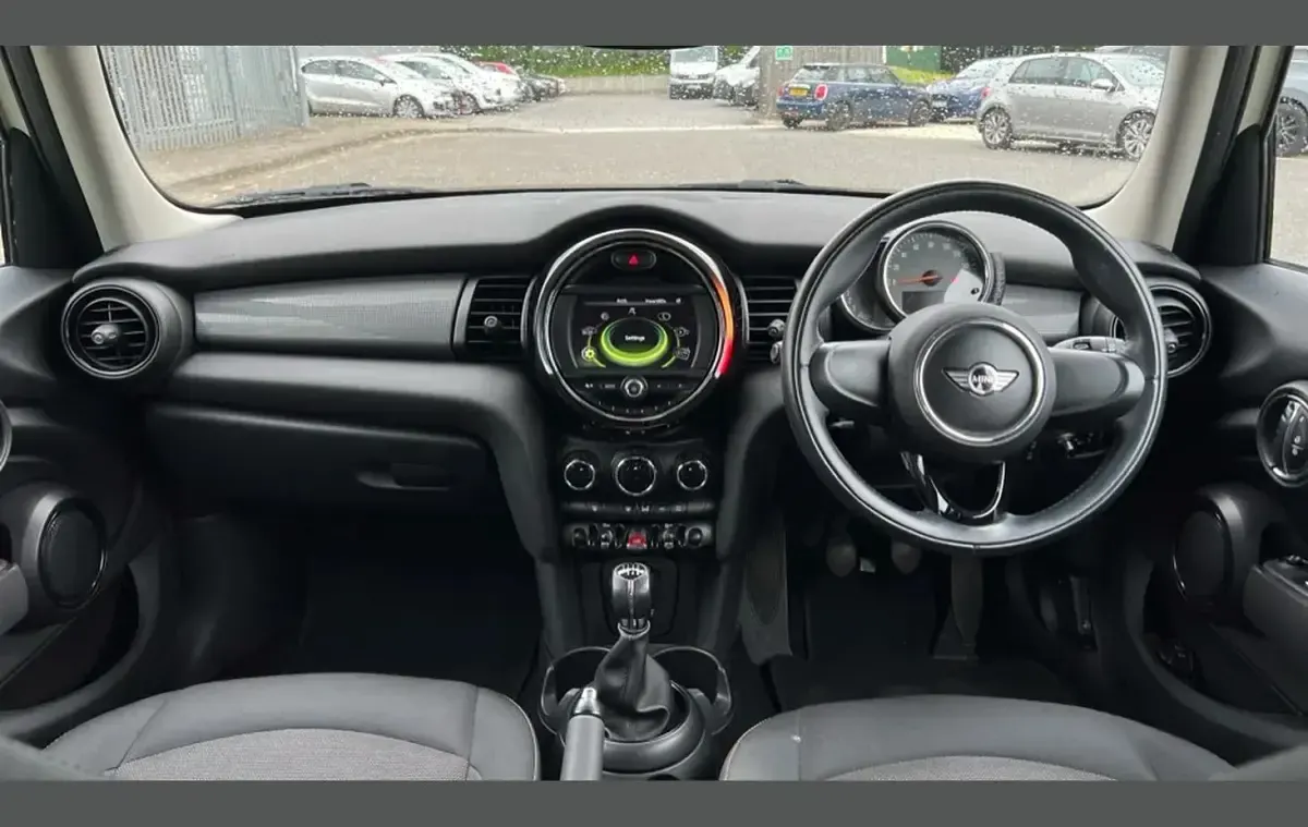 Used Mini ONE Hatch 101 HP (74 kW) 2016 White Hatchback