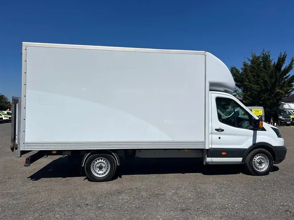 Begagnad Ford Transit 130 HK (95 kW) 2017 Vit Cab