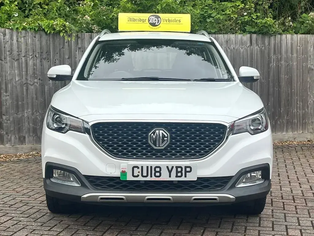 Used MG MG3 106 HP (77 kW) 2018 White Hatchback