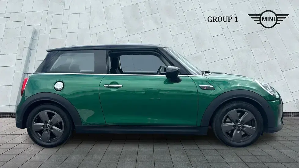 Used Mini Cooper S Classic 176 HP (129 kW) 2023 Green Hatchback
