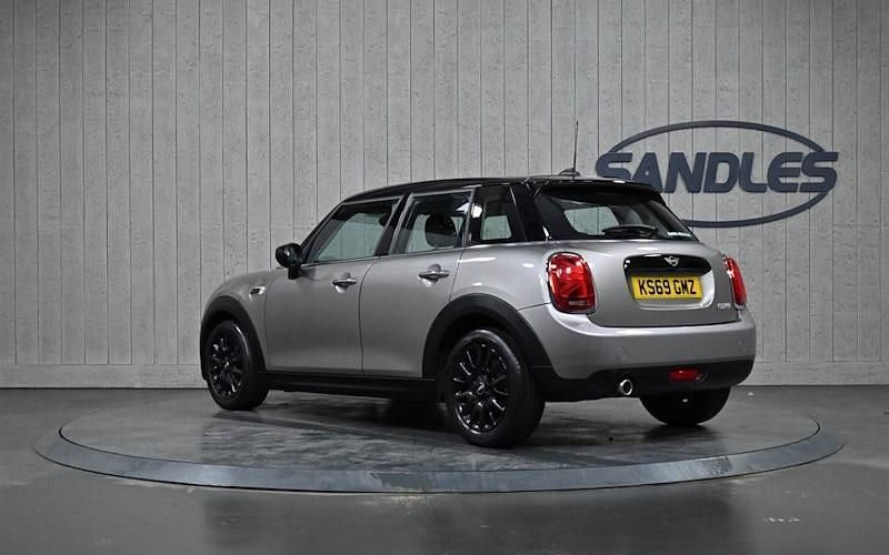 Used Mini Cooper Classic 136 HP (100 kW) 2019 Silver Hatchback